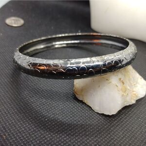 Speckled metallic black silver bracelet‎ B0519